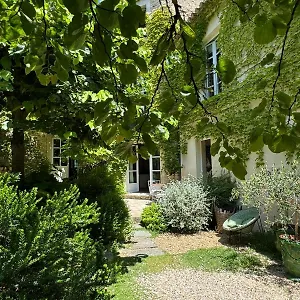 Le Clos De Bed & Breakfast
