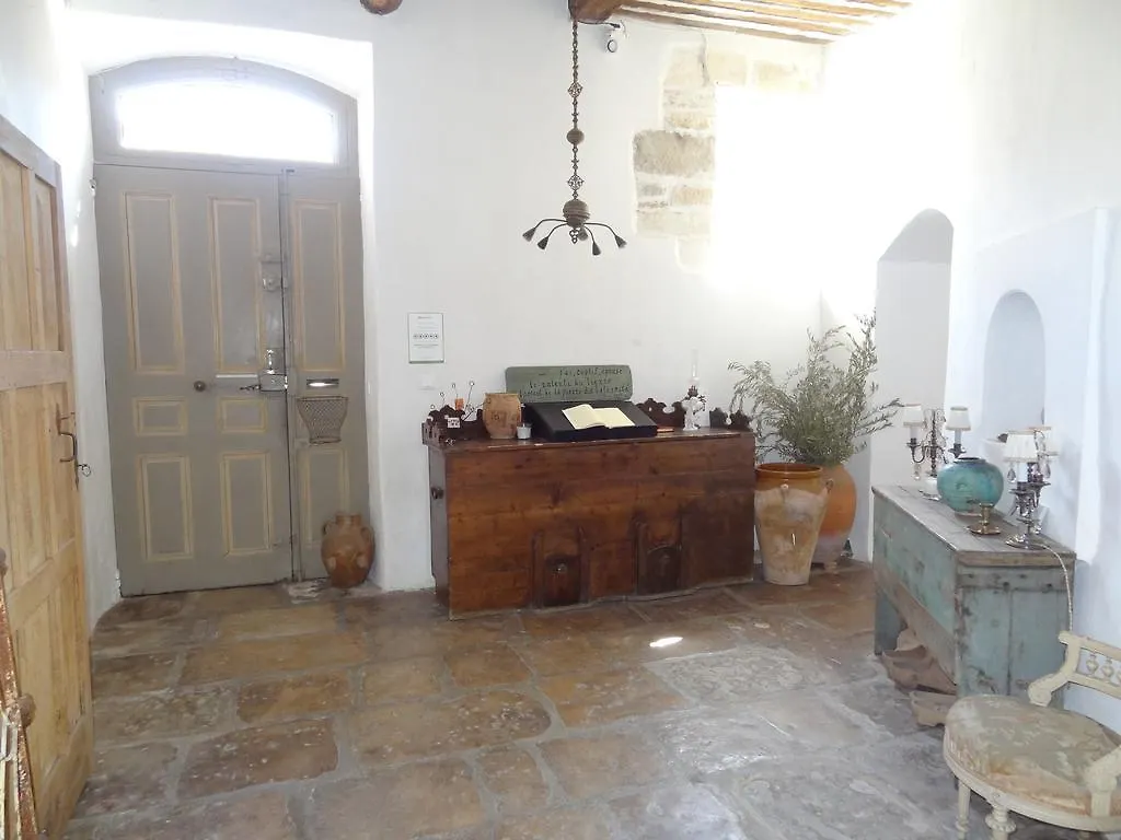 Au Ralenti du Lierre Bed and Breakfast Gordes 2*,