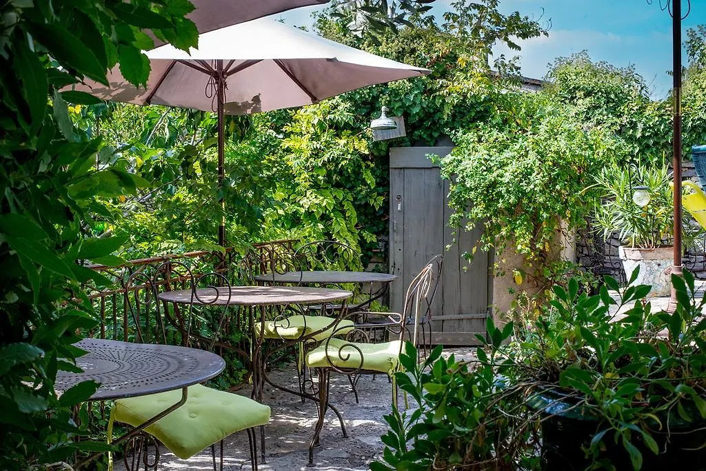 Au Ralenti du Lierre Bed and Breakfast Gordes