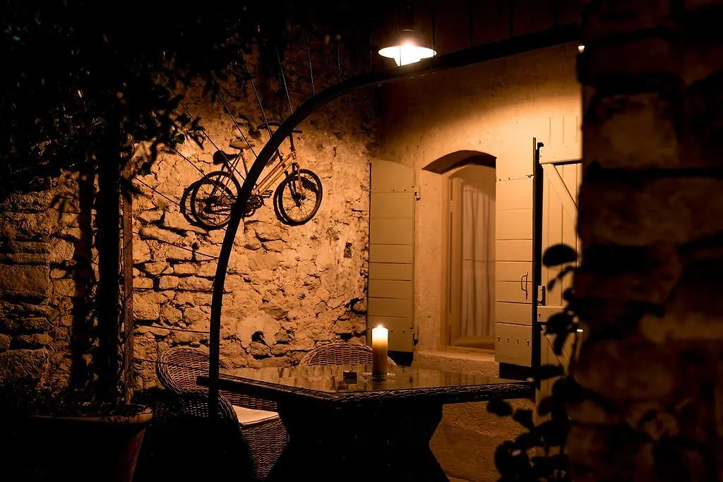 Bed & Breakfast Au Ralenti du Lierre Bed and Breakfast Gordes